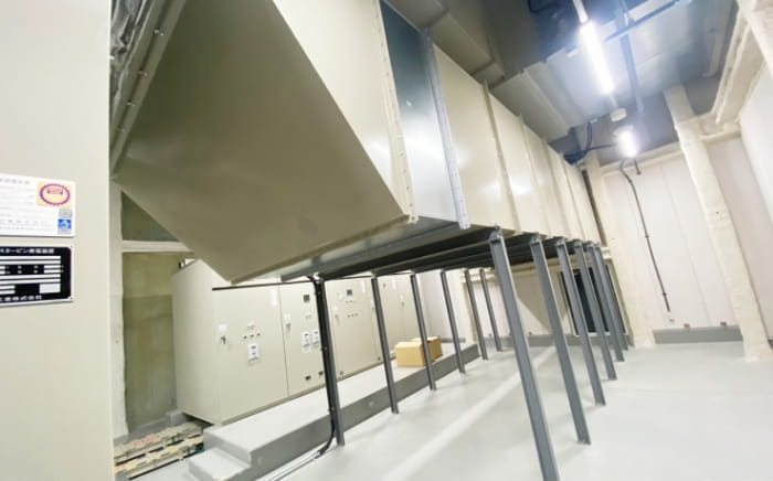 非常用発電機設備工事の施工写真