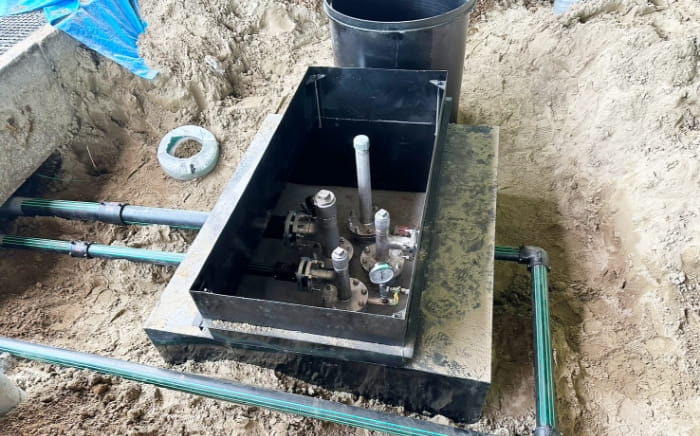 地下タンク埋設配管工事の施工写真